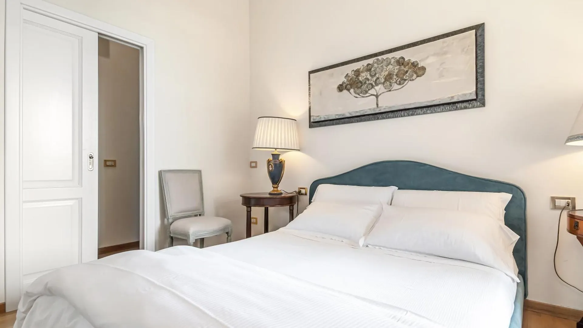 Porta Tufi Luxury Apartment With Private Parking! Siena