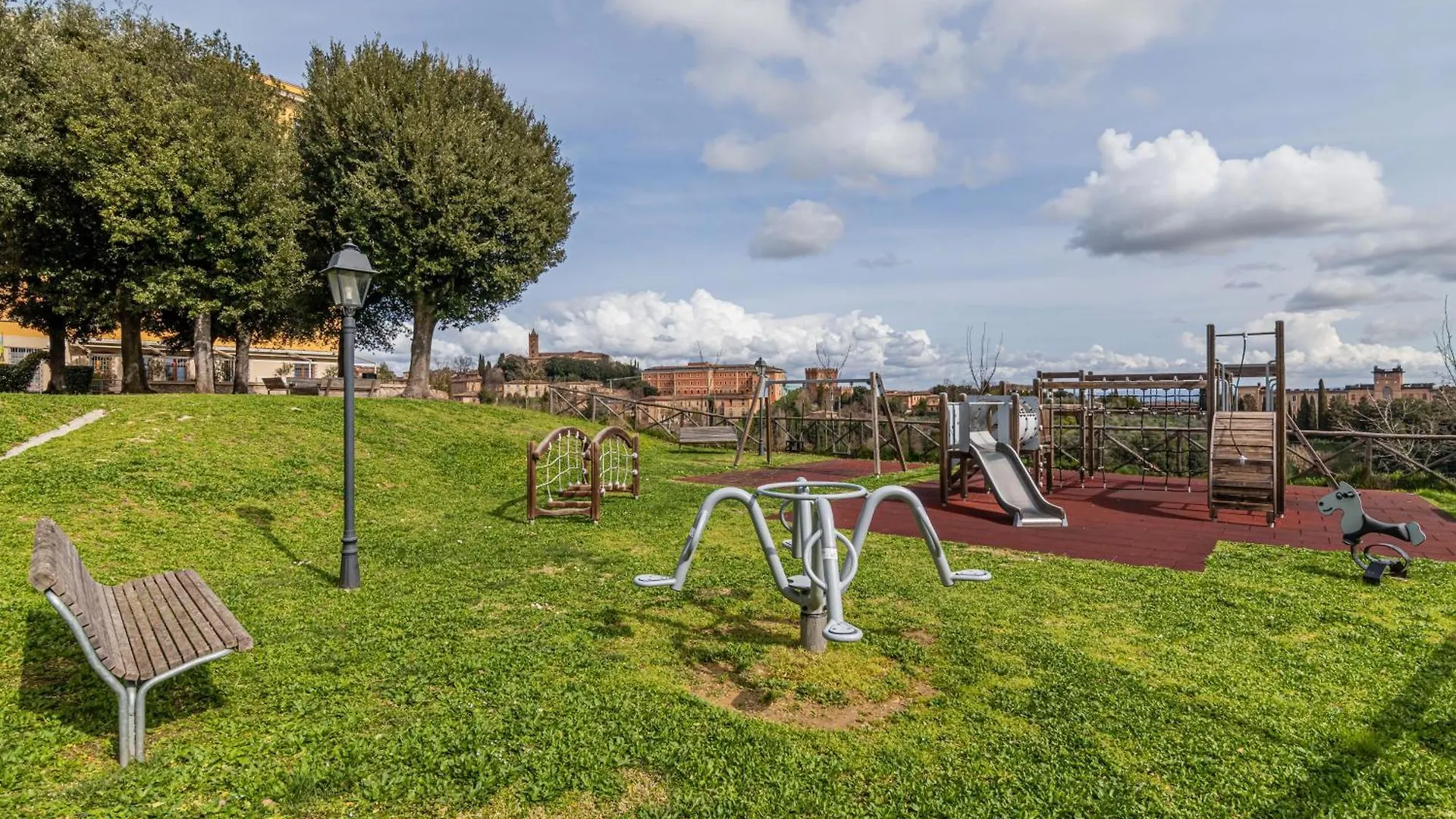 Porta Tufi Luxury Apartment With Private Parking! Siena