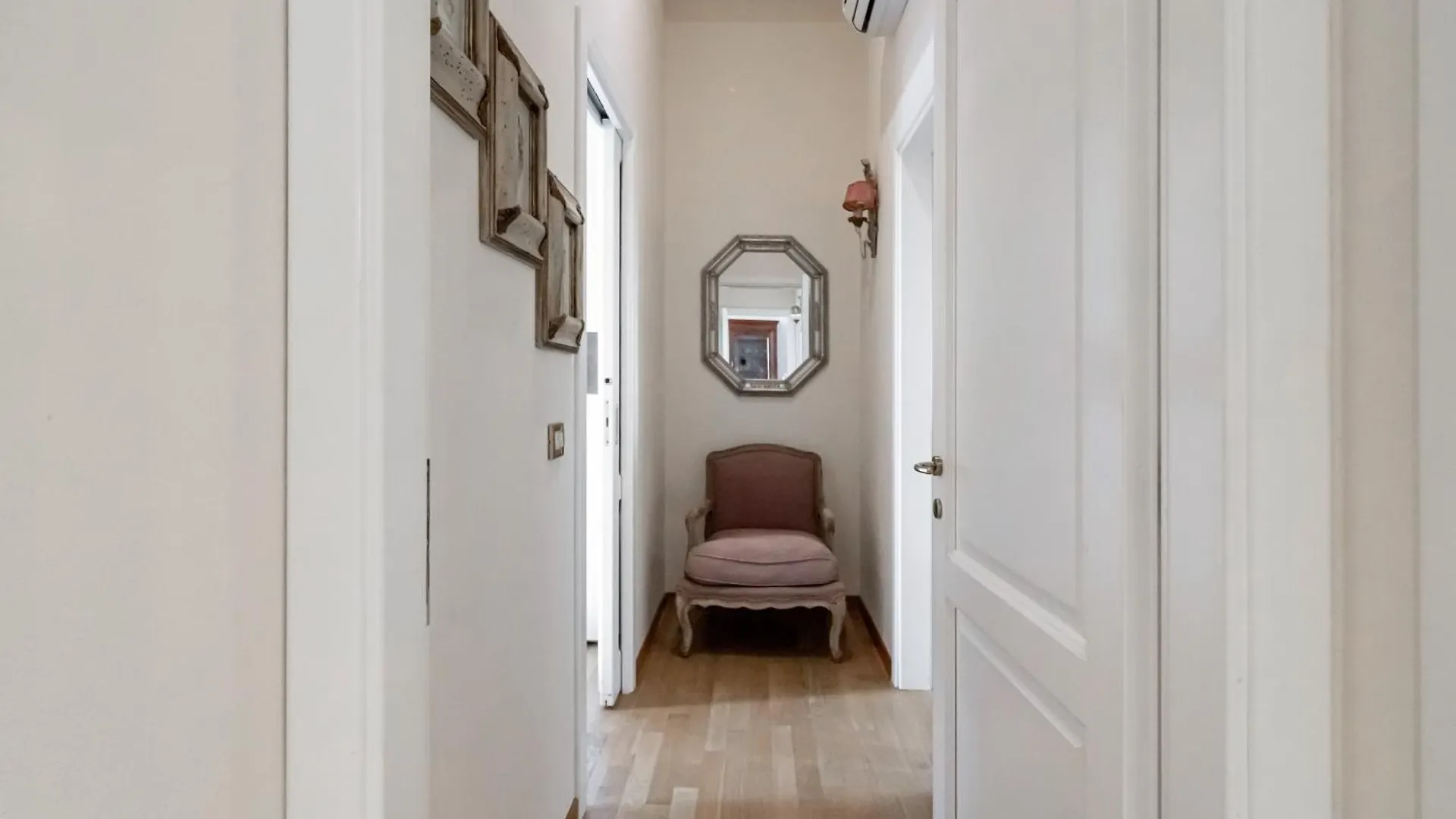 Porta Tufi Luxury Apartment With Private Parking! Siena İtalya