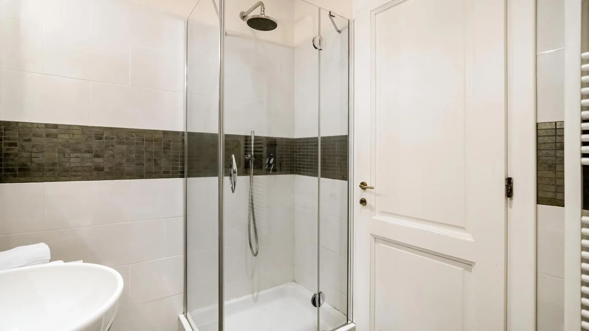 Porta Tufi Luxury Apartment With Private Parking! Siena