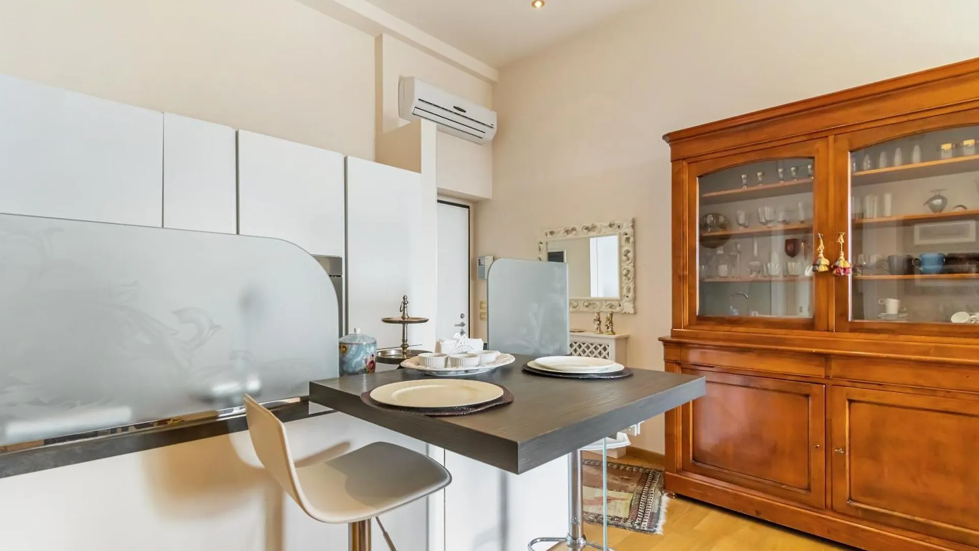 Porta Tufi Luxury Apartment With Private Parking! Siena