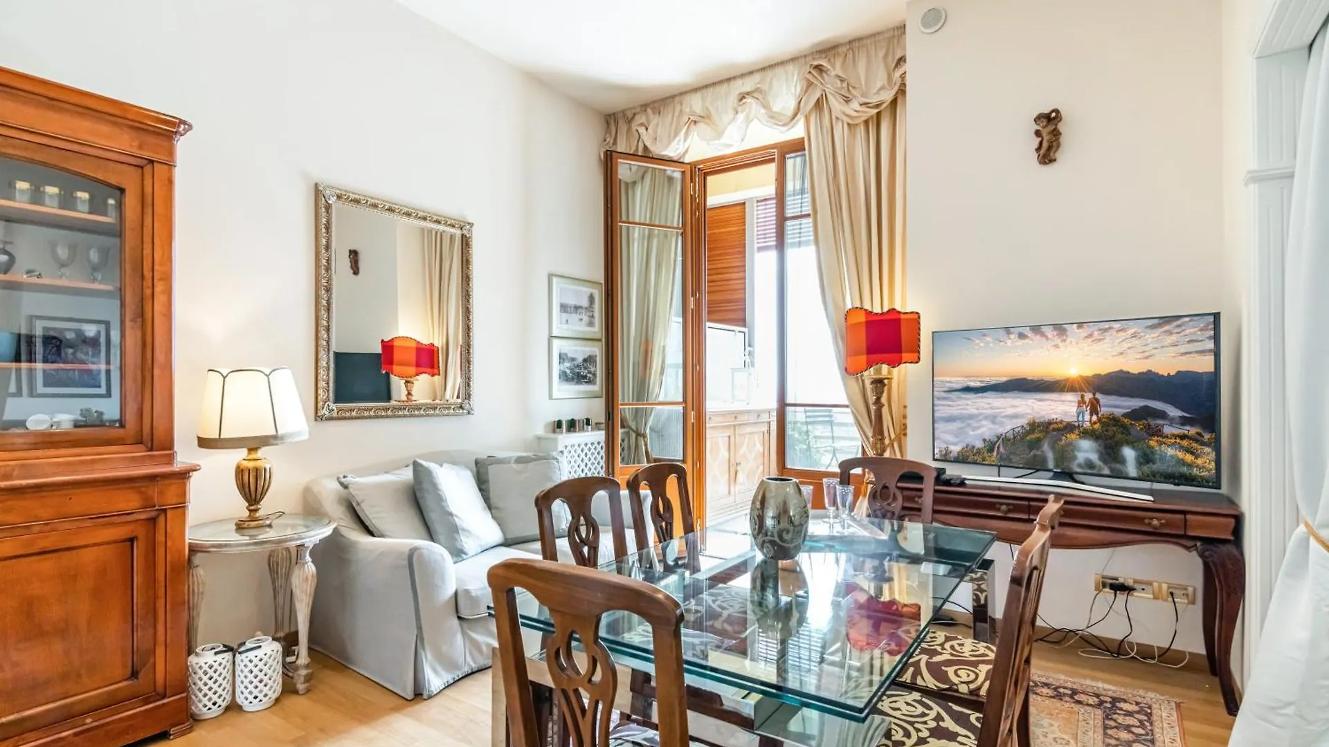 Porta Tufi Luxury Apartment With Private Parking! Siena 0*,  Italië