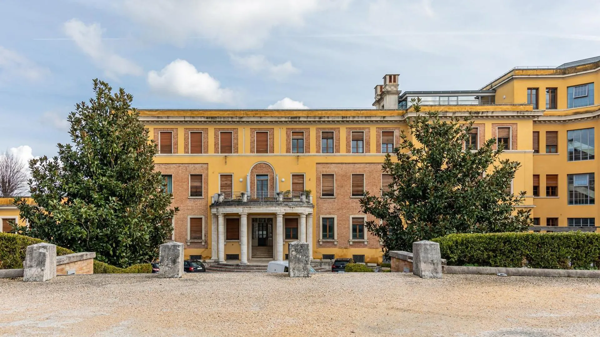 Porta Tufi Luxury Apartment With Private Parking! Siena